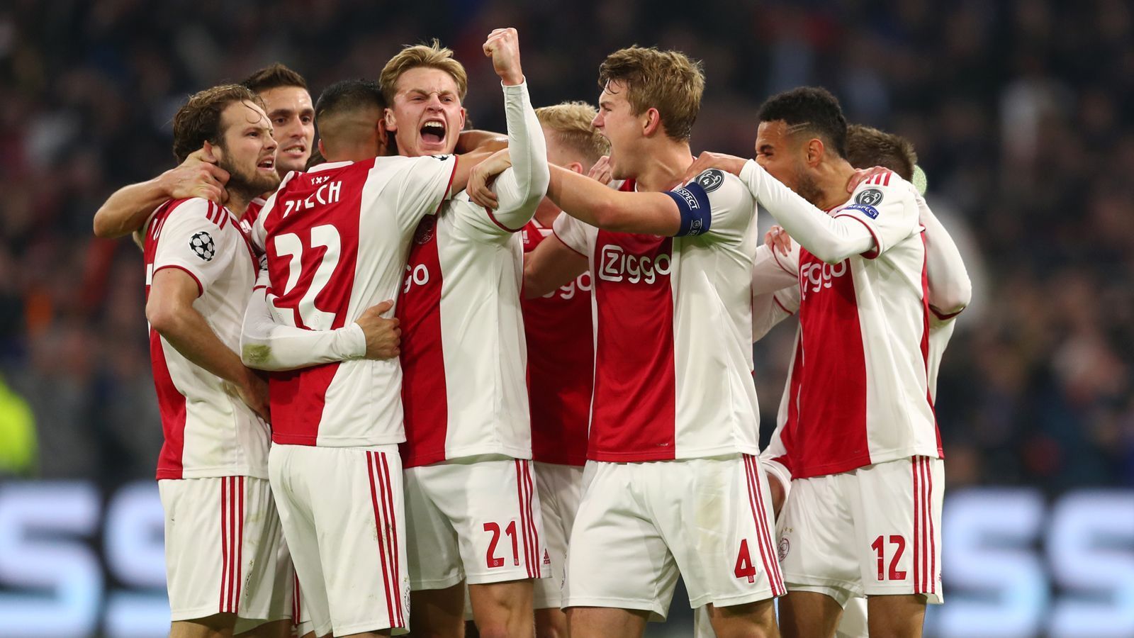 
                <strong>Platz 5: Ajax Amsterdam</strong><br>
                Wer den amtierenden-dreifach Champion Real Madrid aus der "Königsklasse" wirft, muss spätestens nach diesem Coup zu den Geheimfavoriten zählen. In der Eredivisie ist Ajax Amsterdam seit vergangenen Spieltag auch erstmals in dieser Saison Tabellenführer - punktgleich vor Rivale PSV Eindhoven. Im wahrscheinlich ausgeglichensten Viertelfinal-Duell gegen Juventus Turin geht das Team von Erik ten Hag aufgrund der Unerfahrenheit dennoch als leichter Außenseiter in die Partie.
              