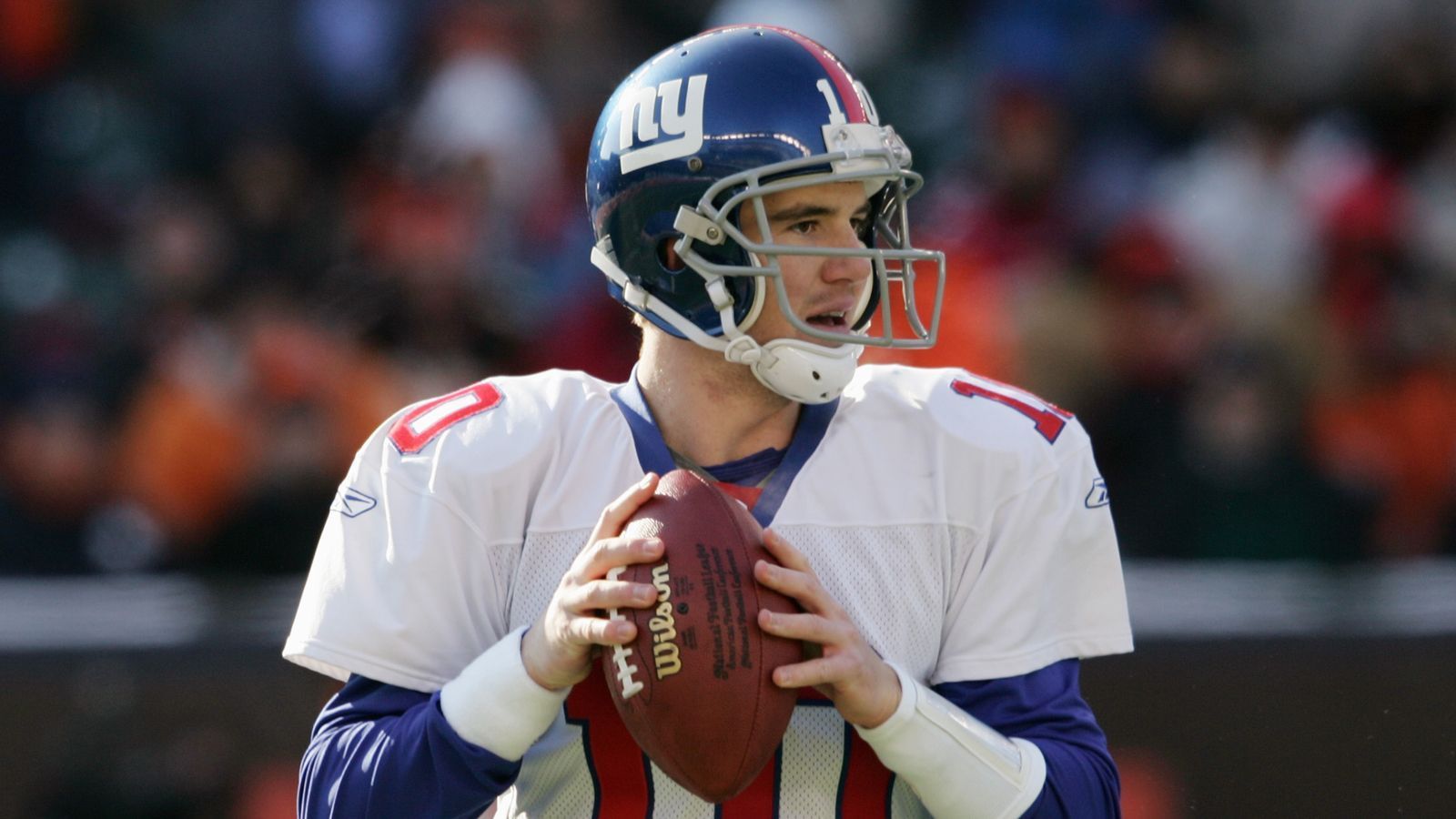 
                <strong>Eli Manning (New York Giants, 2004)</strong><br>
                Löste in Week 11 Kurt Warner als Starter ab. Ist es seitdem bis heute. 2019 stellt sich die Frage, ob er nicht sogar jetzt schon durch Nummer-sechs-Pick Daniel Jones abgelöst wird...
              