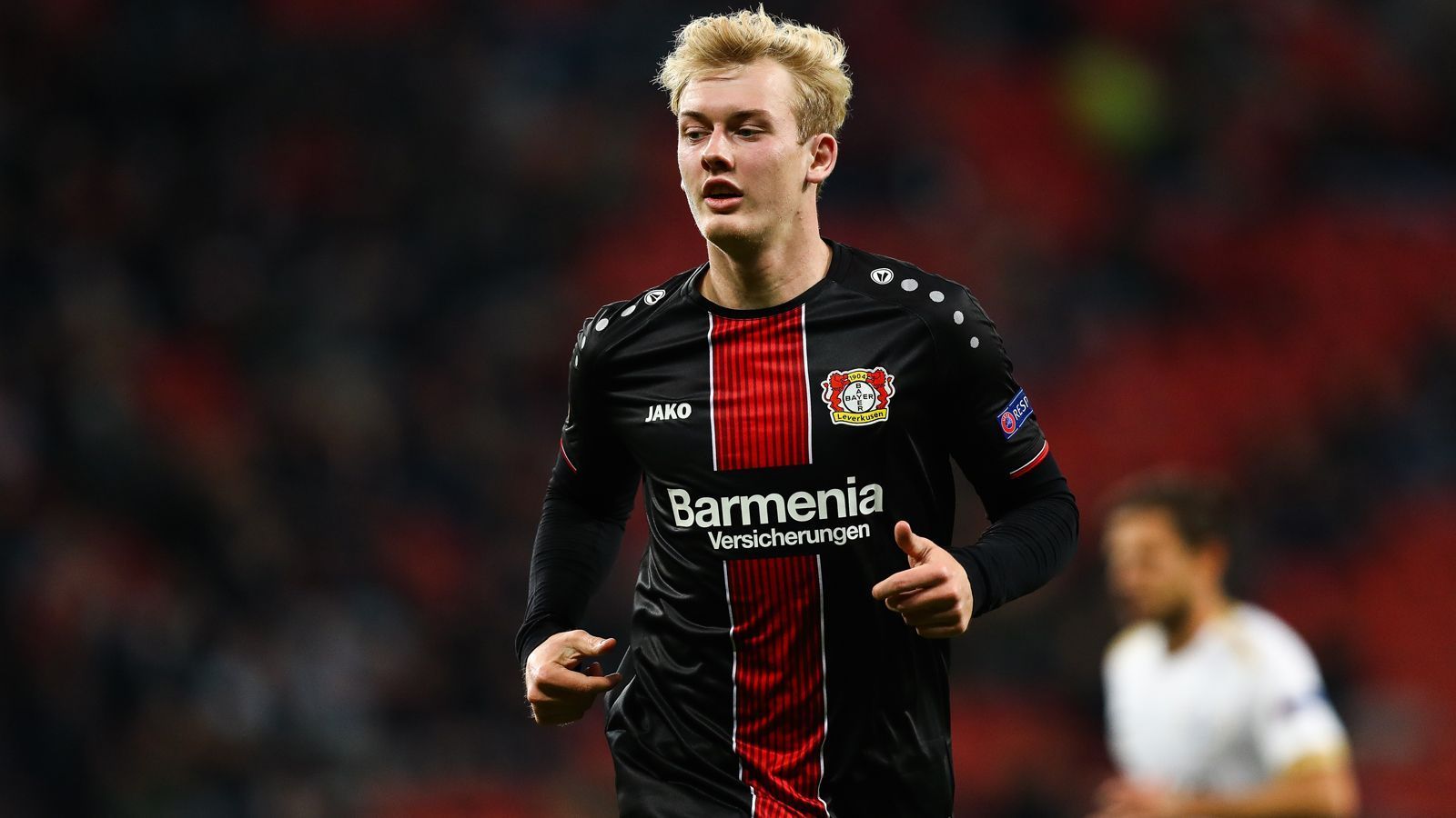 
                <strong>Julian Brandt – Fußballer bei Bayer Leverkusen</strong><br>
                Auch Julian Brandt ist leidenschaftlicher Fortnite-Spieler. Ähnlich wie Griezmann feierte er bereits das eine oder andere Tor mit einem Jubel aus dem Battle Royale-Titel. Wie er in mehreren Interviews verriet, zockt er häufig mit seinem Teamkollegen Kai Havertz.
              