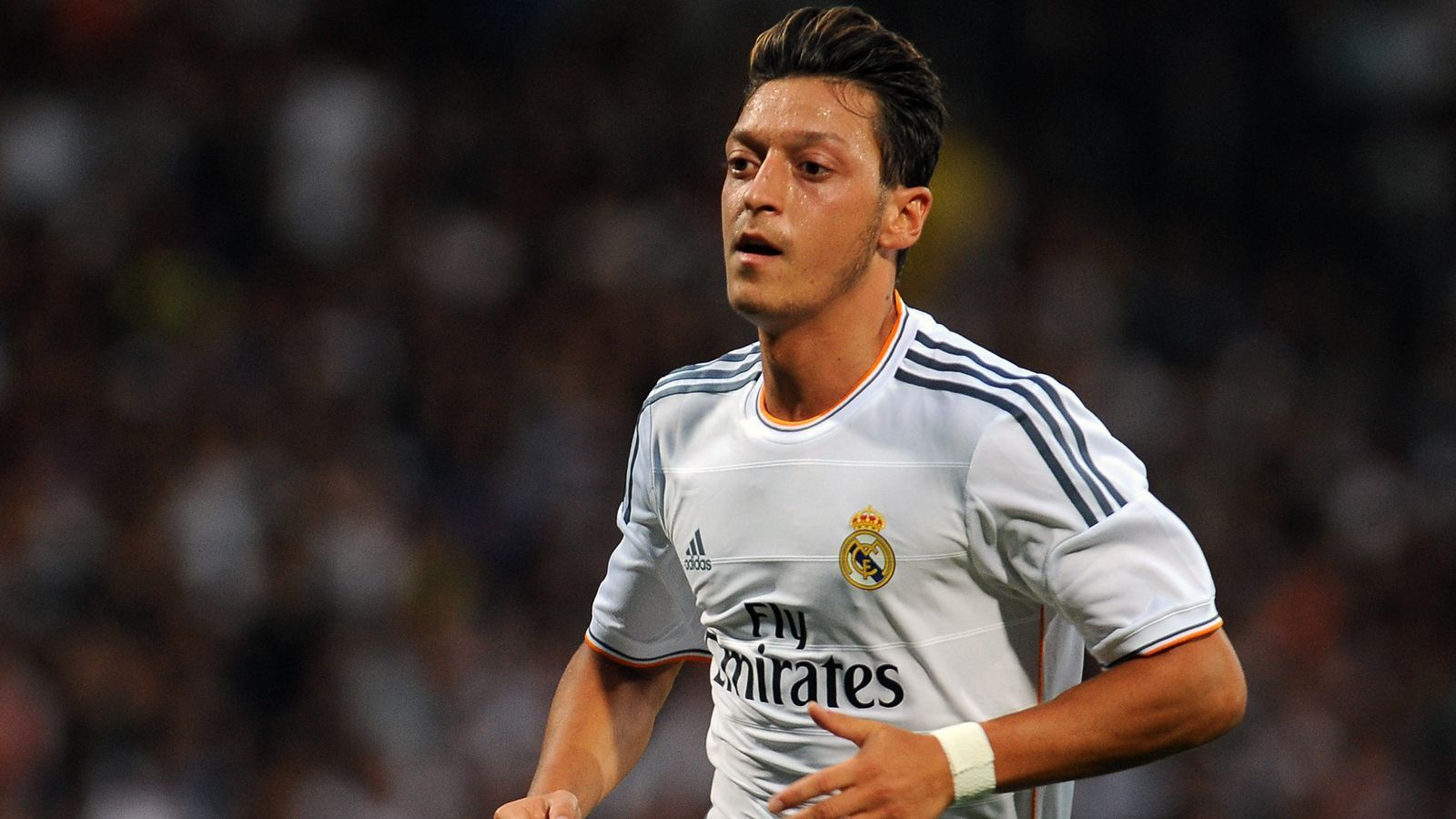 
                <strong>Platz 5 - Mesut Özil</strong><br>
                Einsätze in La Liga: 105Tore in La Liga: 19Verein: Real Madrid (2010-2013)
              