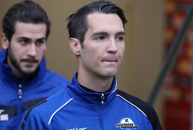 
                <strong>Srdjan Lakic zum SC Paderborn</strong><br>
                Etwas überraschend kam dieser Transfer: Srdjan Lakic wechselt von Kaiserslautern zum Bundesliga-Aufsteiger Paderborn. "Es ist mir noch nie so schwer gefallen, einen Verein zu verlassen", sagte Lakic dem "kicker". Im Sommer wäre der Kontrakt beim FCK ausgelaufen.  
              