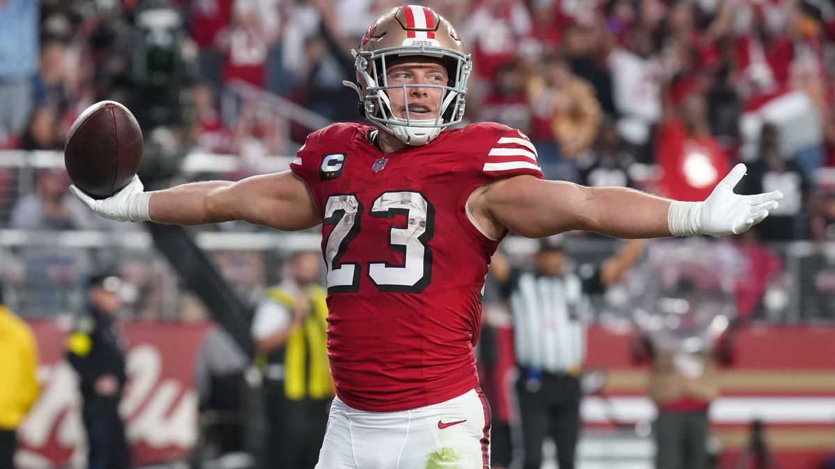 NFL, American Football Herren, USA Atlanta Falcons at San Francisco 49ers Oct 19, 2025; Santa Clara, California, USA; San Francisco 49ers running back Christian McCaffrey (23) celebrates after a to...