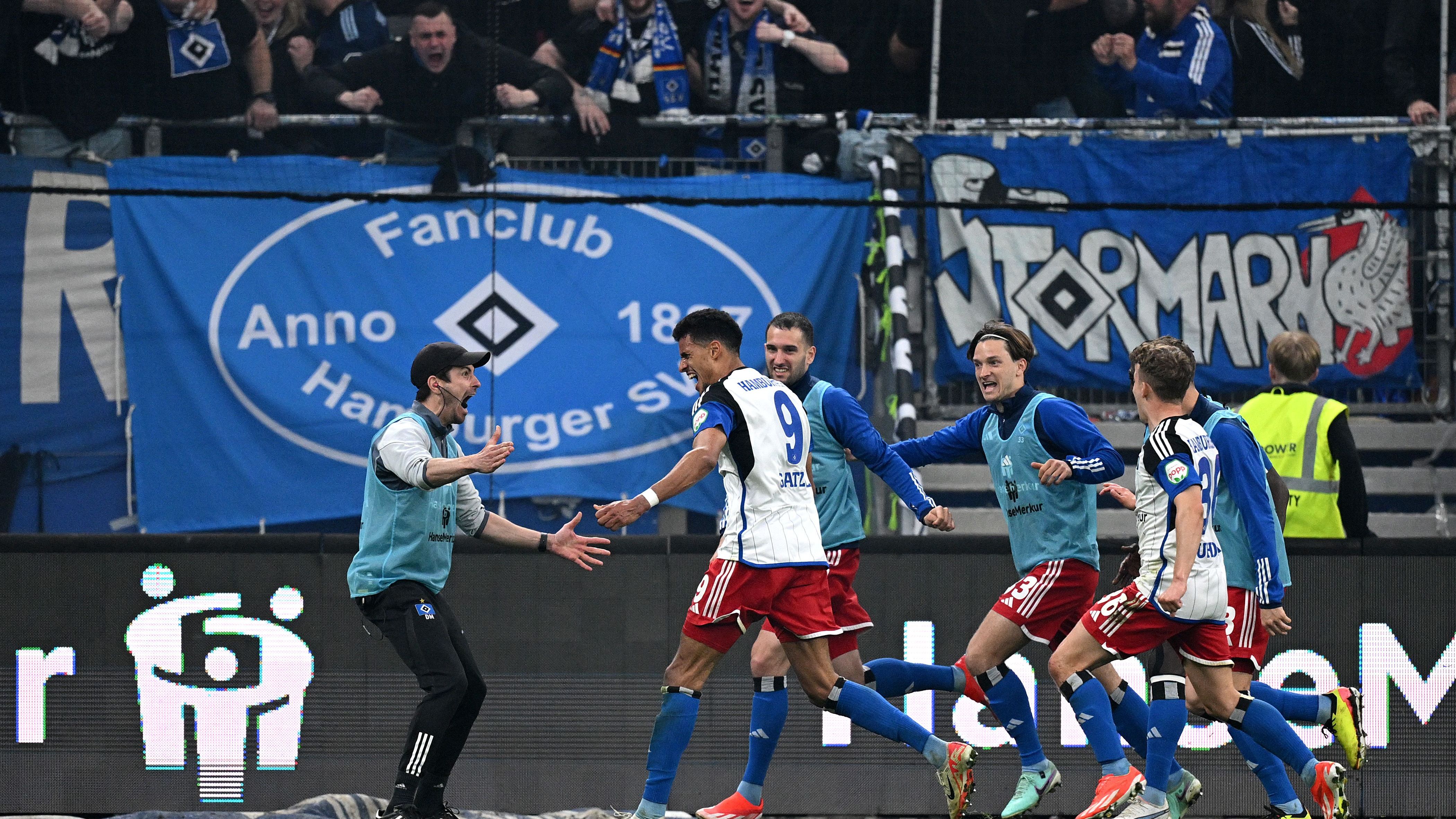 <strong>Im dritten Anlauf dann doch die HSV-Führung</strong><br>Nachdem zuvor zwei HSV-Tore aberkannt wurden, erzielte Glatzel in der 85. Minute doch das 1:0 für die Gastgeber, die damit einerseits im Aufstiegsrennen dranbleiben und zudem den vorzeitigen Aufstieg des Stadtrivalen in diesem Derby an der Elbe verhinderten. Bei einem Sieg hätten die Kiez-Kicker im Volksparkstadion die Bundesliga-Rückkehr fixieren können.