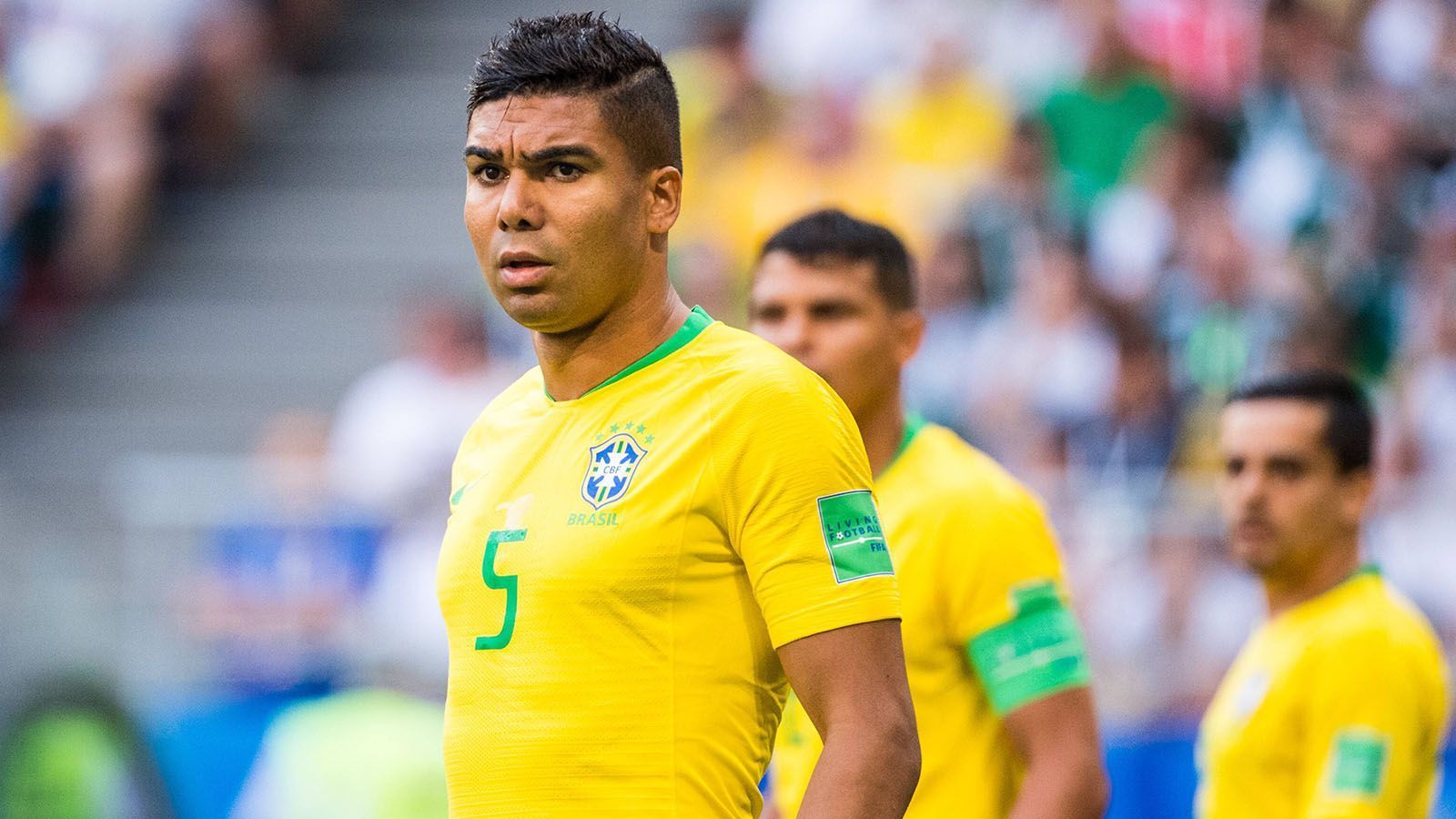 
                <strong>Casemiro (Brasilien)</strong><br>
                Auch Brasiliens Champions-League-Sieger Casemiro verpasst das Viertelfinale. Im Spiel gegen Mexiko bremste er Hirving Lozano an der Mittellinie aus und sah dafür die zweite gelbe Karte. 
              