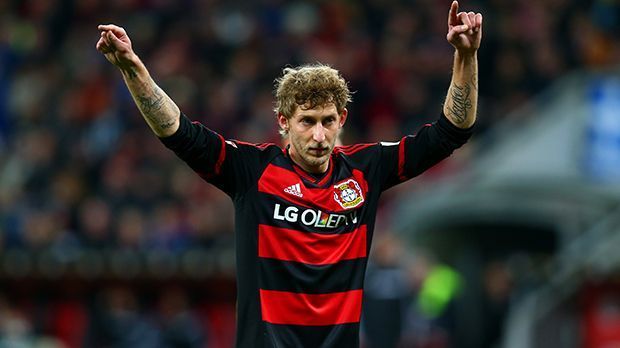 
                <strong>Sturm: Stefan Kießling</strong><br>
                Sturm: Stefan Kießling. Über Stefan Kießling lässt sich gewiss streiten. Der Leverkusener spielt nicht konstant auf Top-Niveau, was sicher ein Grund für Löws Nicht-Nominierung ist. Fakt ist aber: Stefan Kießling ist einer der gefährlichsten Bundesliga-Stürmer der letzten Jahre. In dieser Saison überzeugt der 32-Jährige vor allem in Kombination mit Chicharito. Kießling bereitete vier Treffer vor und netzte weitere vier Mal selbst ein. Der Stürmer kann also nicht nur Tore schießen, sondern ebenjene auch vorbereiten. Allerdings haben Löw und Kießling das Thema für beendet erklärt.
              