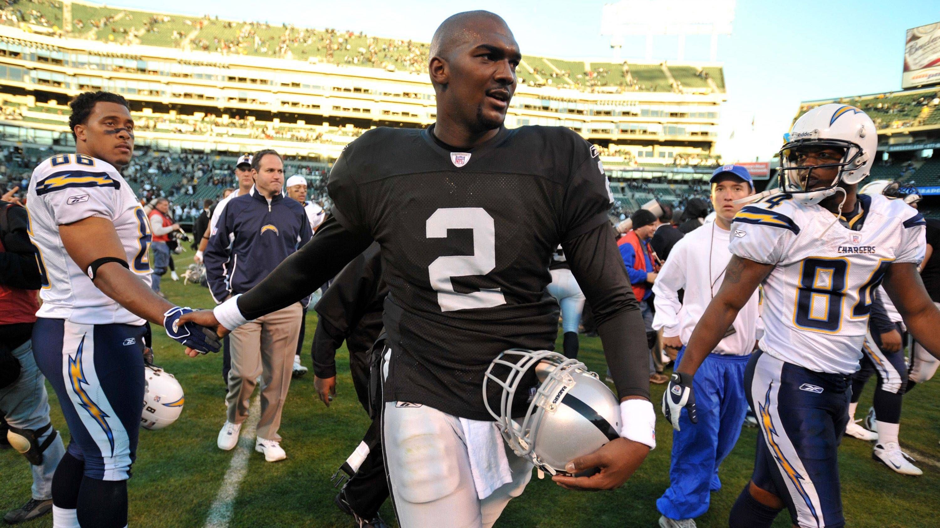 <strong>Draft 2007: 2 Quarterbacks<br></strong>1. Pick: JaMarcus Russell (Foto, Oakland Raiders, heute Las Vegas)<br>22. Pick: Brady Quinn (Cleveland Browns)