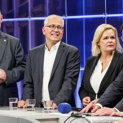 Die Spitzenkandidat:innen bei einer TV-Runde nach der Hessen-Wahl