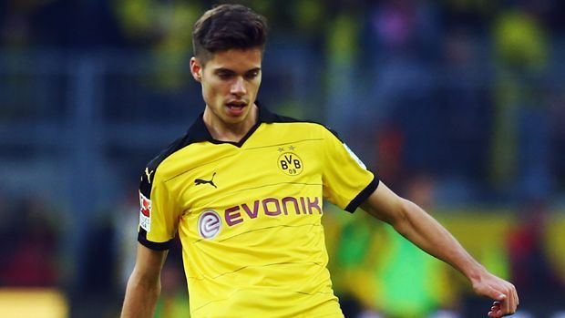 
                <strong>Julian Weigl</strong><br>
                Julian Weigl: Der Youngster bekam seine Grenzen aufgezeigt. Zwar ohne dicken Patzer, dennoch rannten die Bayern einfach an ihm vorbei. Gegen die Angriffswellen des Tabellenführers schlichtweg machtlos. ran-Note: 4
              