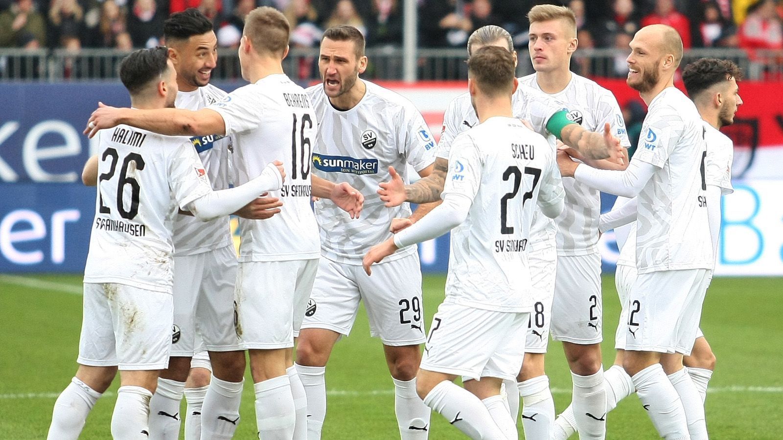 
                <strong>SV Sandhausen</strong><br>
                Der Verein aus Baden-Württemberg hat seine Profi-Abteilung bisher nicht ausgegliedert. Somit war es Investoren bislang nicht möglich, Anteile des Klubs zu erwerben. Sandhausen setzt bislang vermehrt auf regionale Sponsoren.
              