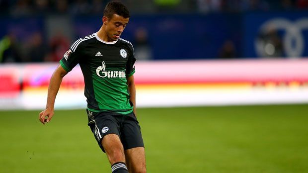 
                <strong>Franco Di Santo (FC Schalke 04)</strong><br>
                Franco Di Santo (FC Schalke 04, zwölf Einsätze, 895 Minuten): Die meisten Einsatzminuten aller Bundesliga-Topstürmer ohne Treffer hatte bislang der Neu-Schalker zu verbuchen. Der 26-Jährige ist für Schalke also noch nicht die erhoffte Verstärkung - zumindest in der Liga. International klappt es für Di Santo ganz gut. In vier Europa-League-Spielen traf der Argentinier immerhin vier Mal.
              