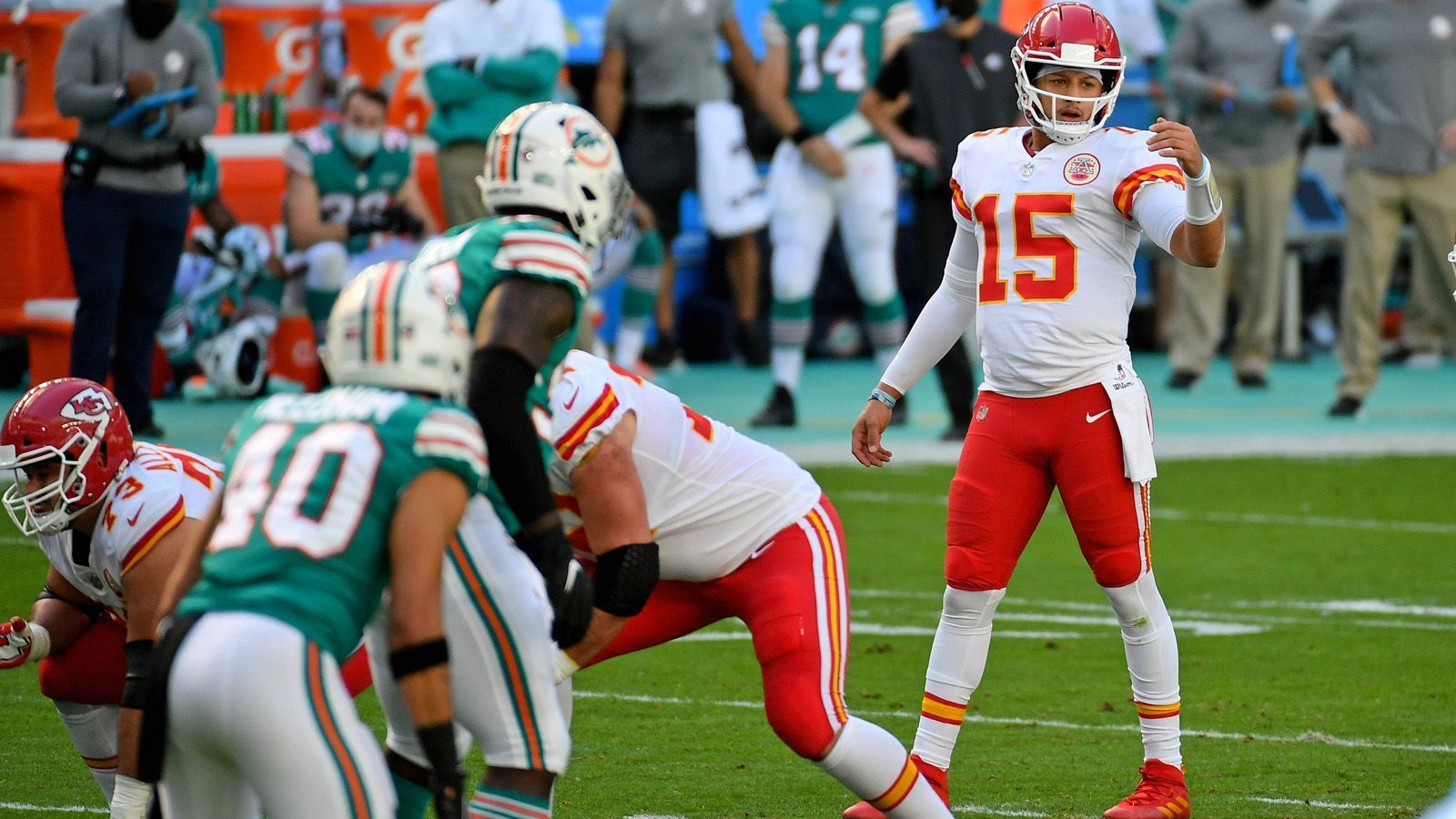 
                <strong>Kansas City Chiefs vs. Miami Dolphins in Frankfurt</strong><br>
                Patrick Mahomes gegen Tua Tagovailoa. Die deutschen Fans bekommen einen echten Kracher serviert, wenn die Kansas City Chiefs die Miami Dolphins in Week 9 zum "Heimspiel" im Deutsche Bank Park in Frankfurt empfangen. Das zweite Deutschland-Spiel der NFL-Geschichte steigt am 5. November.
              