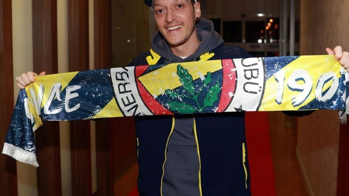 Wird schon von Kumpel Podolski erwartet: Mesut Özil