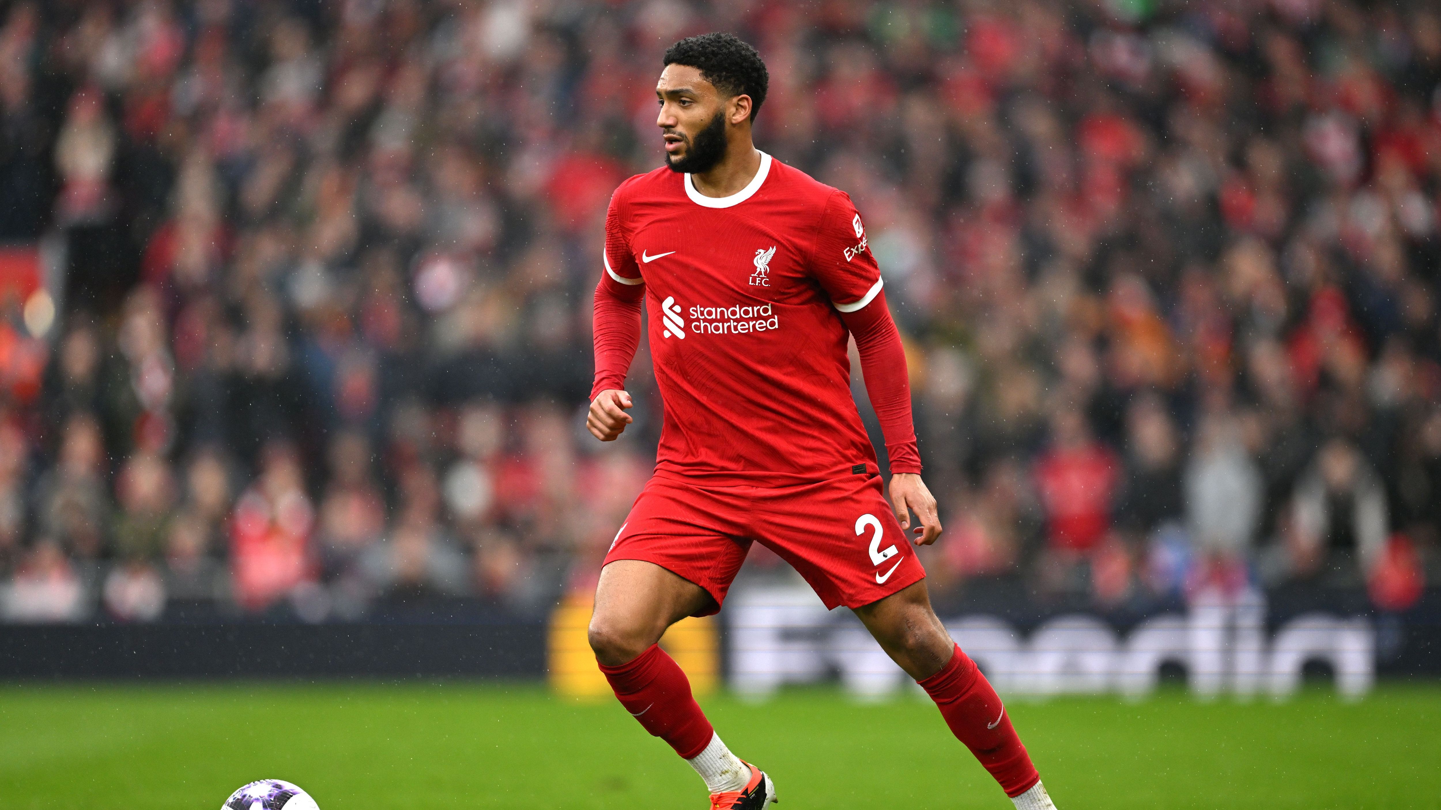 <strong>Joe Gomez (FC Liverpool)</strong><br>Als Linksverteidiger hat er seine Mühe mit Foden. Auch in anderen Szenen wirkt Gomez unglücklich. Er beschränkt sich weitgehend auf die Defensivarbeit. Nach der Auswechslung von Bradley geht er nach rechts. Dort wirkt der Defensivallrounder sicherer. Vor Dokus Pfostentreffer ist er aber nur zweiter Sieger. <strong><em>ran</em>-Note: 4</strong>