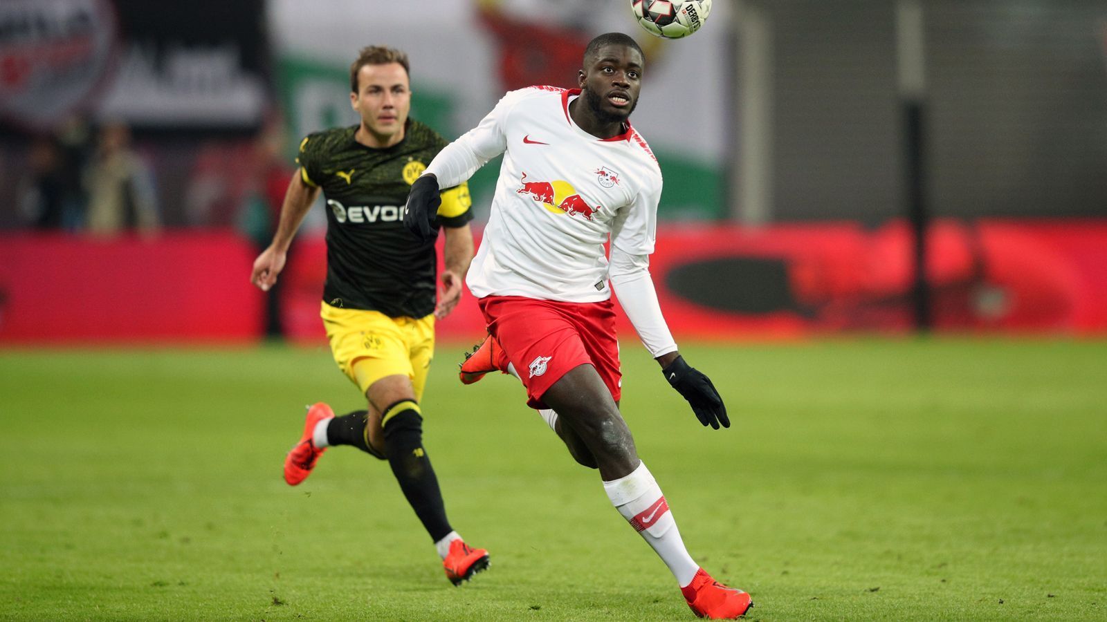 
                <strong>Platz 12 - Dayot Upamecano (RB Leipzig)</strong><br>
                Zweikampf-Quote: 62,45 ProzentBestrittene Zweikämpfe: 253Saison-Einsätze: 15
              