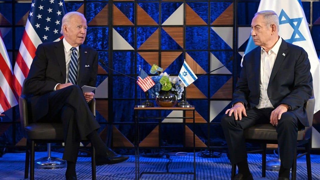 Joe Biden und Benjamin Netanjahu bei einem Treffen in Tel Aviv. 