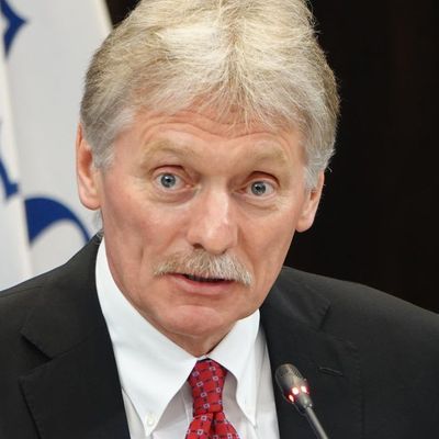 Kremlsprecher Dmitri Peskow sieht mit dem Waffen-Lieferstopp der USA an die Ukraine das "Ende der militärischen Spezialoperation" Russlands in der Ukraine. 