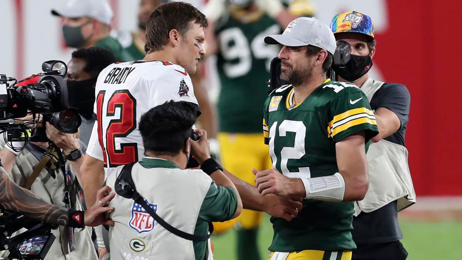 
                <strong>Das NFL Power Ranking vor den Championship Games</strong><br>
                Wer zieht in den Super Bowl LV ein? Diese Frage wird am kommenden Sonntag (ab 20:45 Uhr live auf ProSieben und ran.de) beantwortet. Die Quarterbacks Aaron Rodgers (Green Bay Packers), Patrick Mahomes (Kansas City Chiefs), Josh Allen (Buffalo Bills) und Tom Brady (Tampa Bay Buccaneers) kämpfen mit ihren Teams um den Einzug in das Endspiel der NFL-Playoffs. ran.de zeigt das Power Ranking vor den Duellen um die Krone in der AFC und NFC.
              