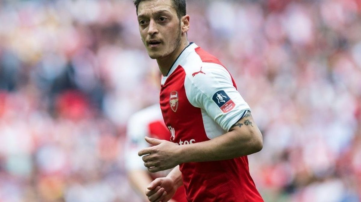 Özil wünscht sich in England eine bessere Jugendarbeit