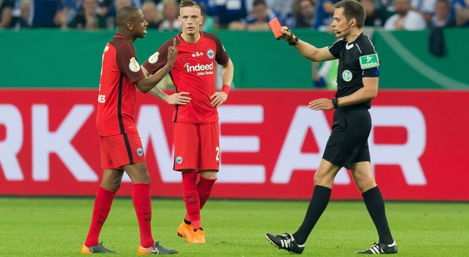 
                <strong>Gelson Fernandes (Eintracht Frankfurt)</strong><br>
                Er kommt für Mascarell und bekommt 33 Sekunden nach seiner Einwechslung nach einem üblen Foul gegen Goretzka nach Videobeweis glatt rot. ran-Note: 6
              