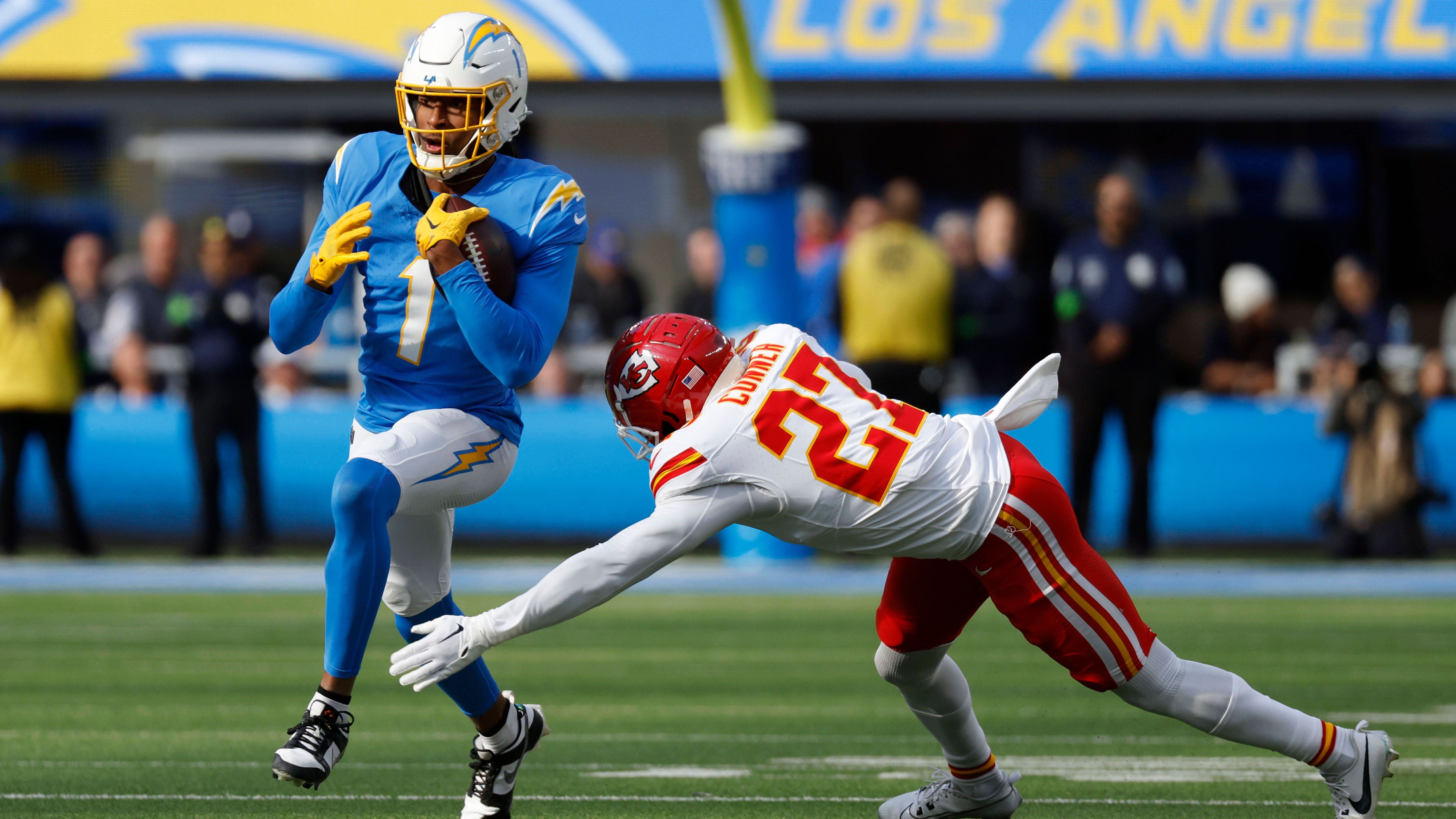 <strong>Los Angeles Chargers<br></strong>Ein Division-internes Kickoff Game gab es zuletzt 2019 mit dem Duell der Packers gegen die Bears (10:3). Die Chargers wären einer von drei Kandidaten, sollte die NFL ein Match innerhalb der AFC West bevorzugen. Es wäre direkt mal die härteste Prüfung für Jim Harbaugh, den neuen Head Coach der Kalifornier. 2023 gingen beide Spiele an KC.