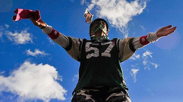 
                <strong>Platz 3: New York Jets</strong><br>
                Platz 3: New York Jets (MetLife Stadium - Kapazität: 82.500) mit 77.562 Fans pro Heimspiel (insgesamt 387.810 Zuschauer in fünf Spielen).
              