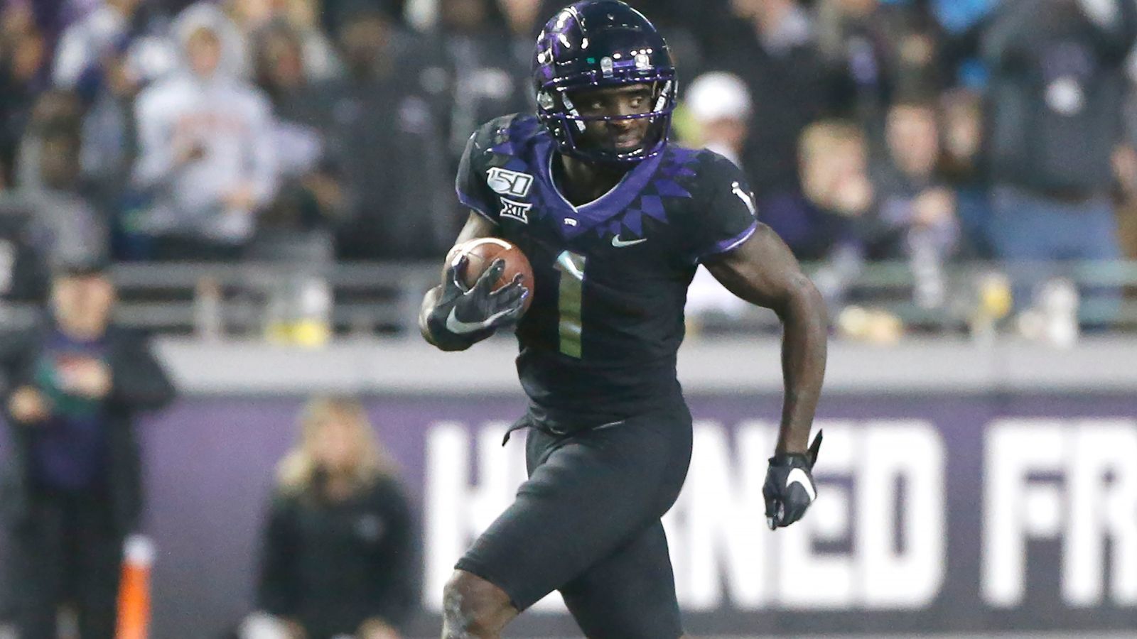 
                <strong>21 Philadelphia Eagles: Jalen Reagor</strong><br>
                Wide ReceiverTCU
              