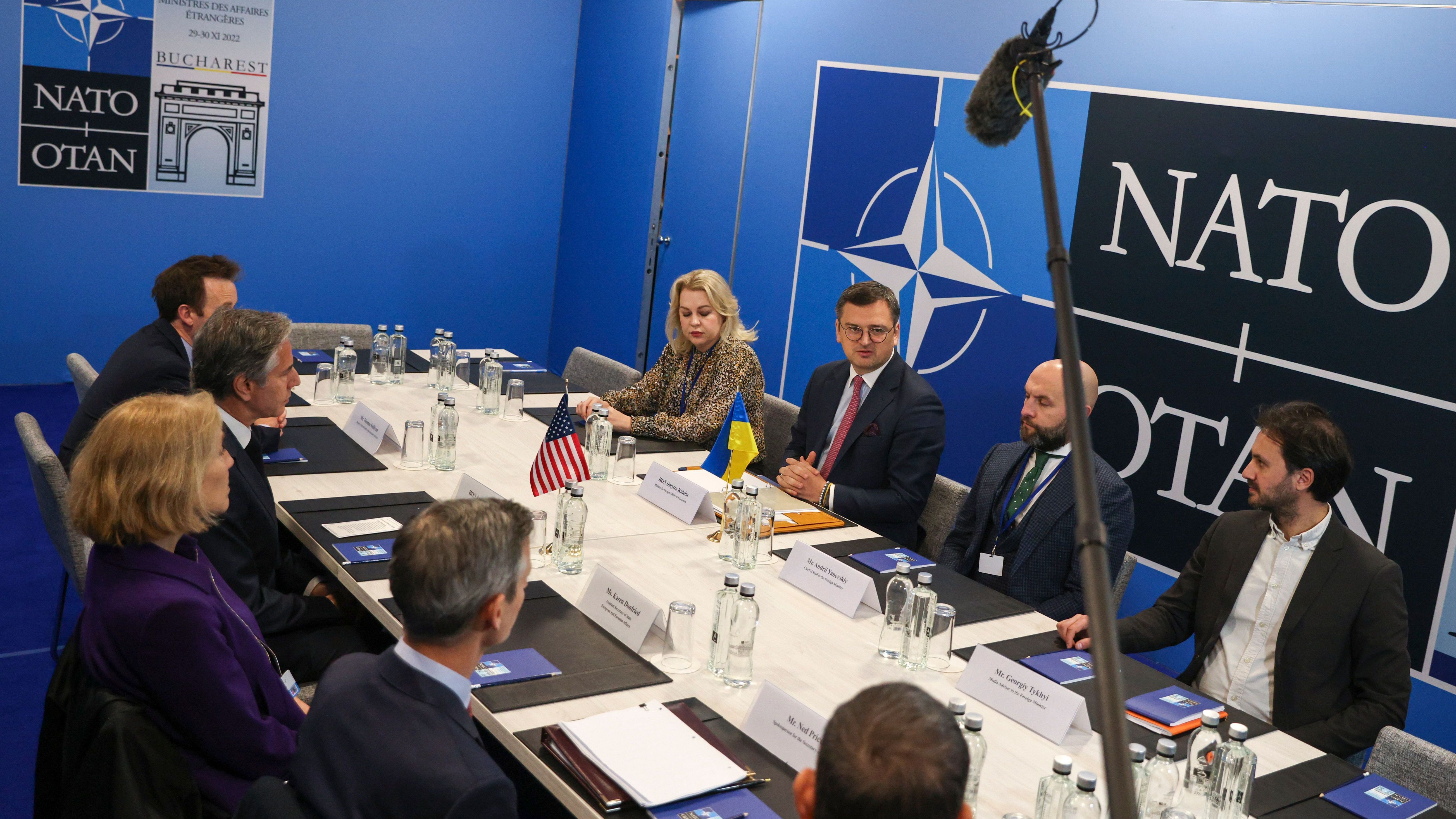 Das NATO-Außenministertreffen in Bukarest. 