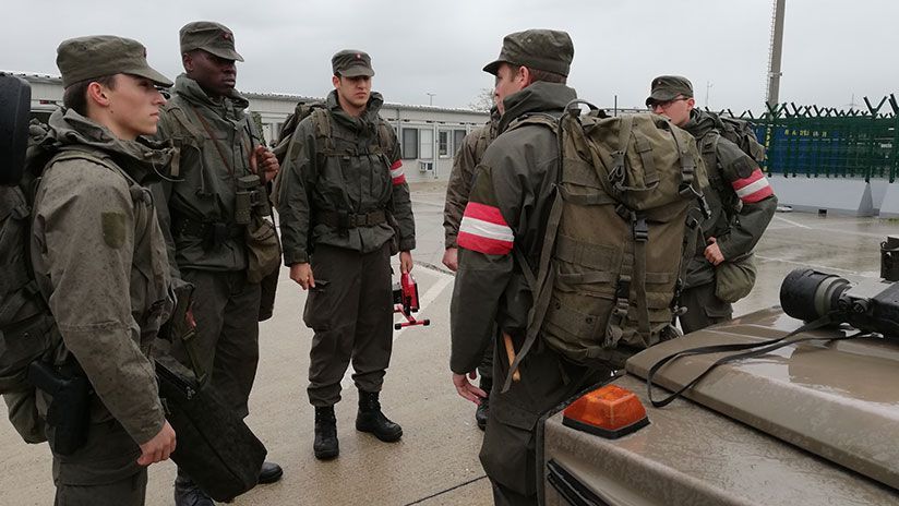 Das österreichische Bundesheer bei Grenzeinsätzen im Burgenland (Nickelsdorf, Kittsee) und in Tirol, dem Grenzübergang zu Italien.