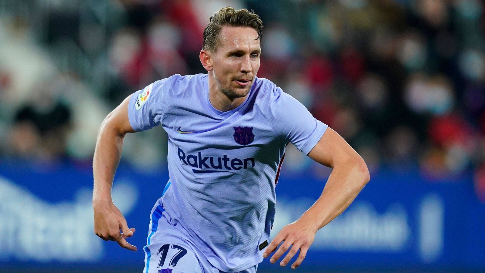 
                <strong>Luuk de Jong</strong><br>
                Der frühere Gladbacher ist bis Saisonende vom FC Sevilla ausgeliehen. Die vereinbarte Kaufoption wird der FC Barcelona aber nicht ziehen. Obwohl Trainer Xavi den Stürmer nach seinem jüngsten Treffer zuletzt als "Vorbild" lobte. Aber wenn Erling Haaland anklopft, bleibt für de Jong eben kein Platz mehr.
              