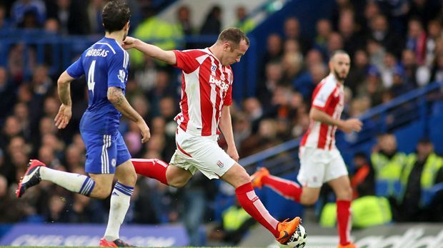 
                <strong>Charlie Adam</strong><br>
                Charlie Adam: Aus dem Nichts trifft Stoke Citys Schotte im Auswärtsspiel bei Chelsea. An diesem 4. April 2015 setzt Adam völlig unvermittelt aus 60 Metern zum Torschuss an und ...
              