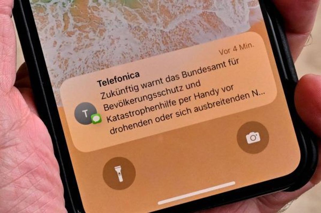 Die Ankündigung zum Bundesweiten Warntag haben einige bereits vorab als Nachricht direkt aufs Handy erhalten.