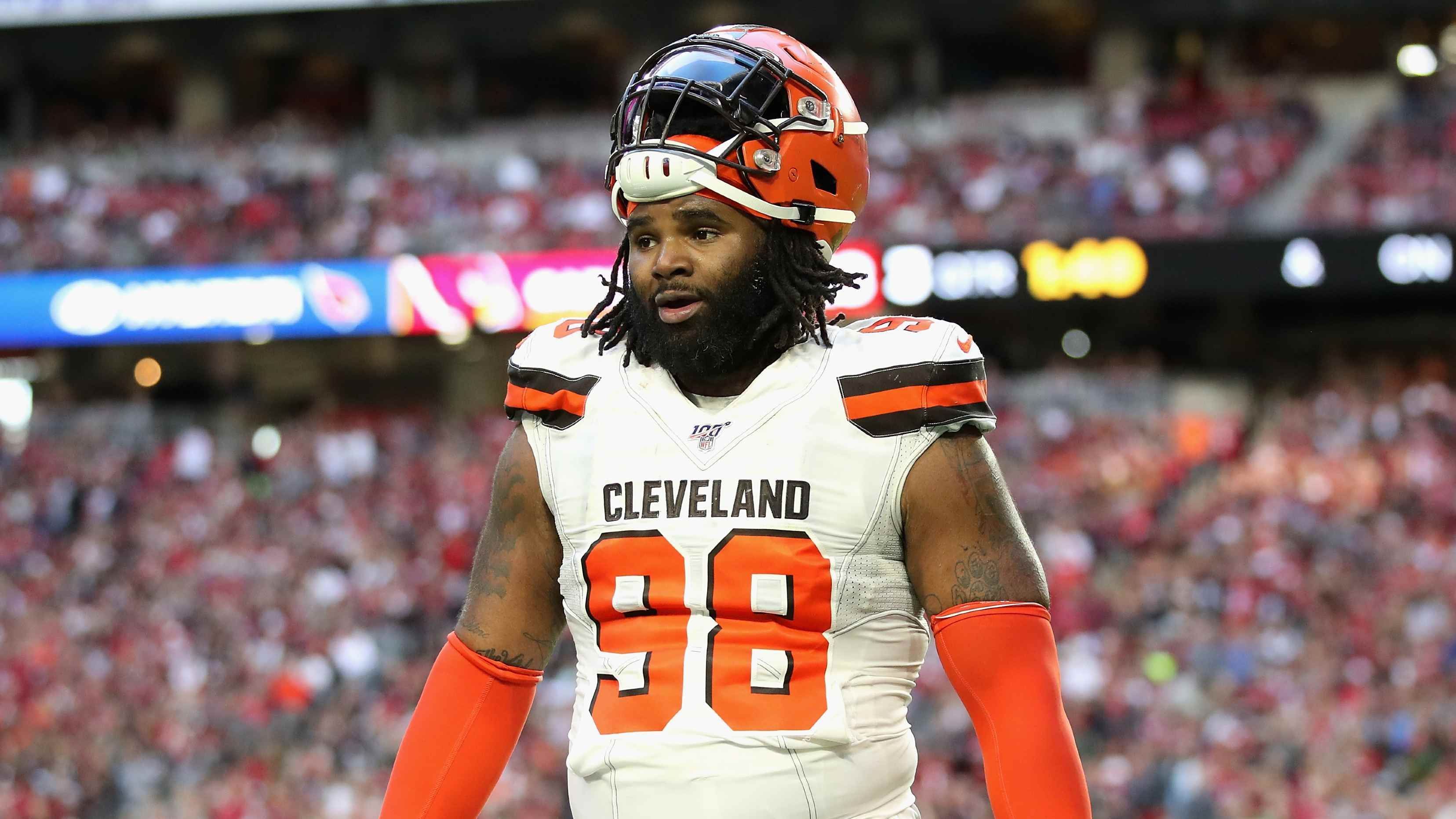 
                <strong>Sheldon Richardson (Cleveland Browns) </strong><br>
                Position: Defensive Tackle - Cap Hit 2021: 13,67 Millionen US-Dollar - Das würde das Team bei einer Entlassung einsparen: 12 Millionen US-Dollar - "Dead Money" (Verlust): 1,67 Millionen US-Dollar
              