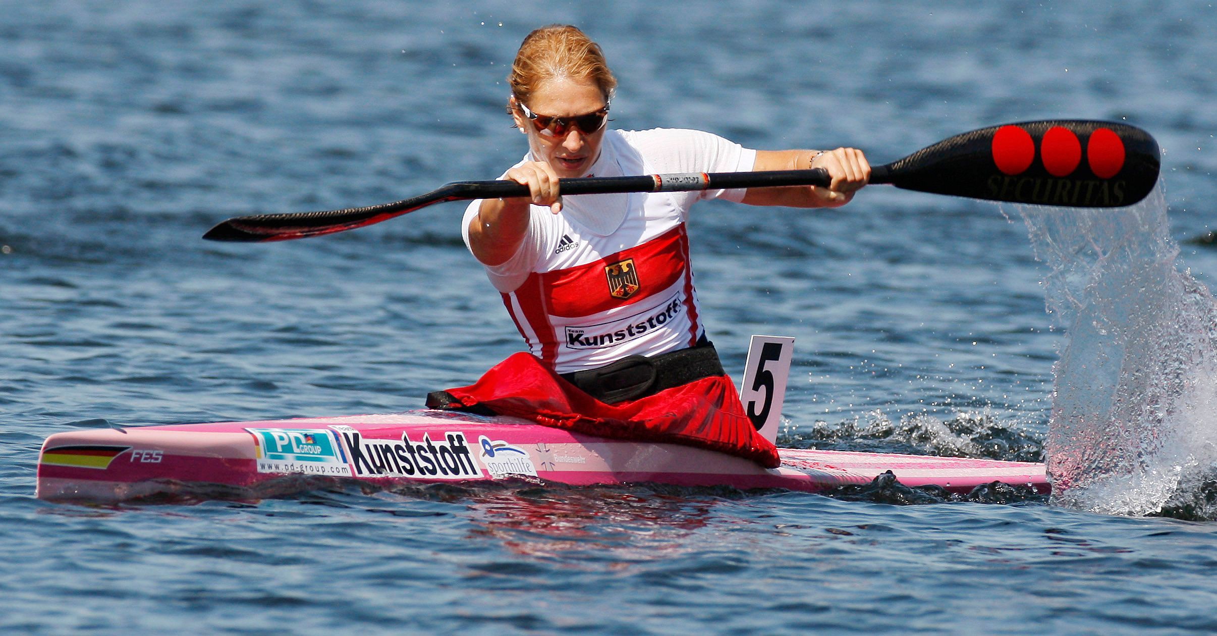 Der Kanutin Katrin Wagner-Augustin gelang es sogar vier Gold-, eine Silber- und eine Bronzemedaille zu gewinnen. Bei der Abschlussfeier der Olympischen Spiele 2008 in Peking wurde ihr außerdem die Ehre zuteil, die deutsche Fahne ins Olympiastadion zu tragen.