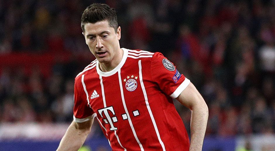 
                <strong>Robert Lewandowski</strong><br>
                Findet in der ersten Halbzeit kaum statt, was aber auch am meist harmlosen Offensivspiel der Bayern liegt. Hängt die meiste Zeit über in der Luft. Das ändert sich auch in der zweiten Halbzeit nicht. Das Spiel läuft konstant an ihm vorbei. Undankbare Rolle für den Polen an diesem Abend. ran-Note: 5
              