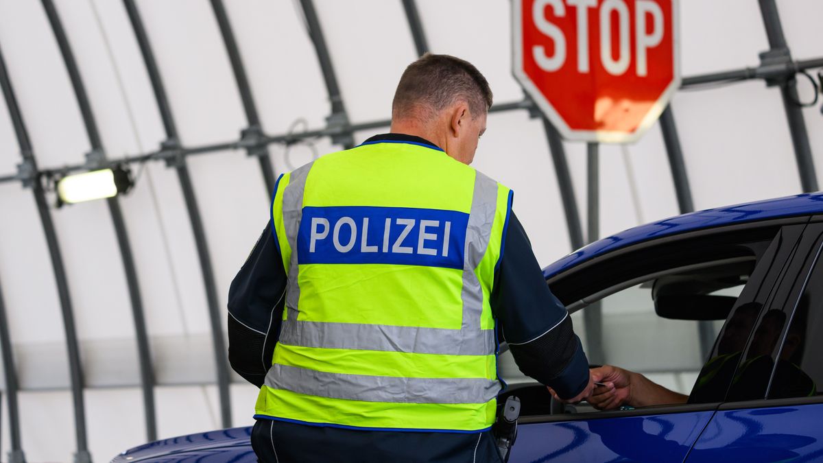 Die Gewerkschaft der Polizei kritisiert die Zunahme von Überstunden wegen der intensiven Kontrollen an den deutschen Grenzen. 