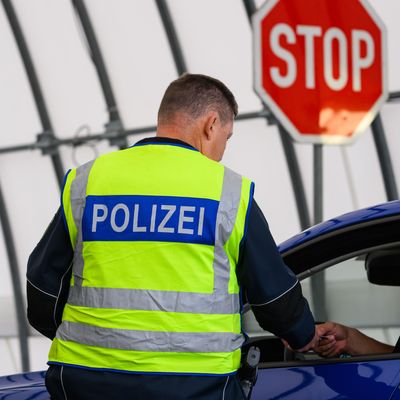 Die Gewerkschaft der Polizei kritisiert die Zunahme von Überstunden wegen der intensiven Kontrollen an den deutschen Grenzen. 