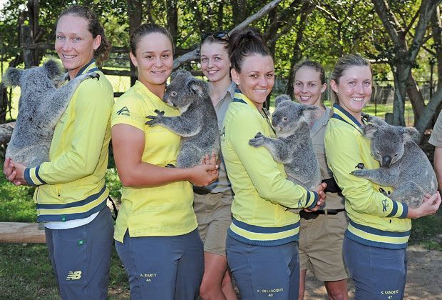 
                <strong>Gute Bekannte</strong><br>
                Die australischen Mädels sind von den tierischen Einwohnern sichtlich angetan. 
              