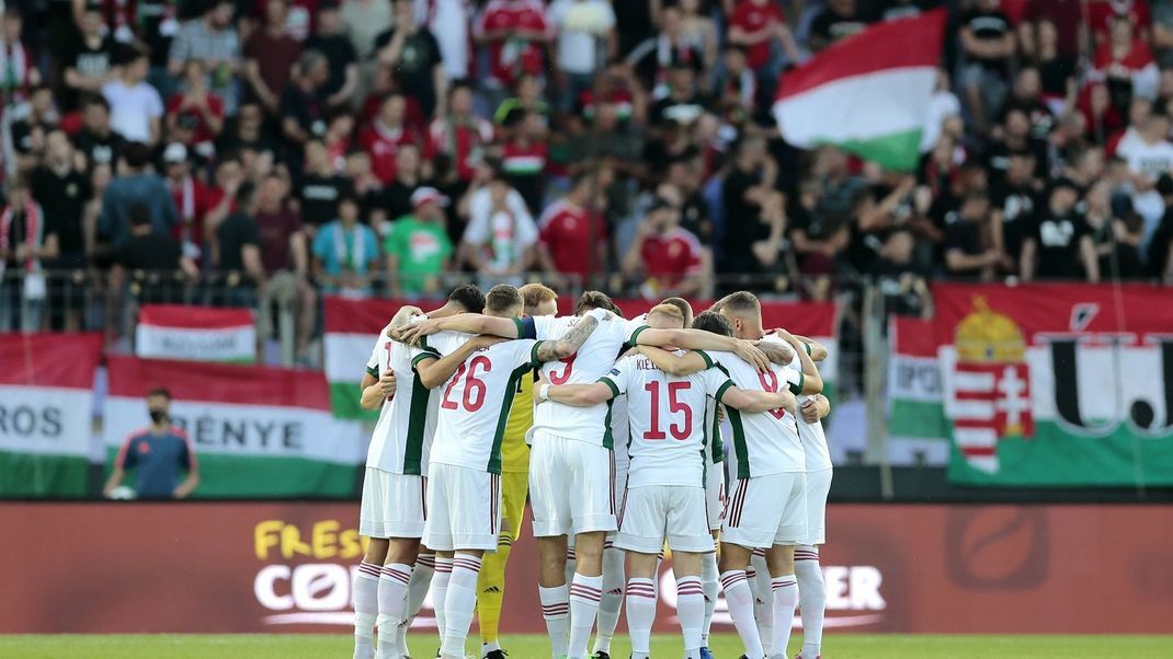 Ungarn
• Gruppe: F -
• Team: Ungarn -
• Spitzname: "Nemzeti Tizenegy" (Nationalelf), früher auch "magische Magyaren".
