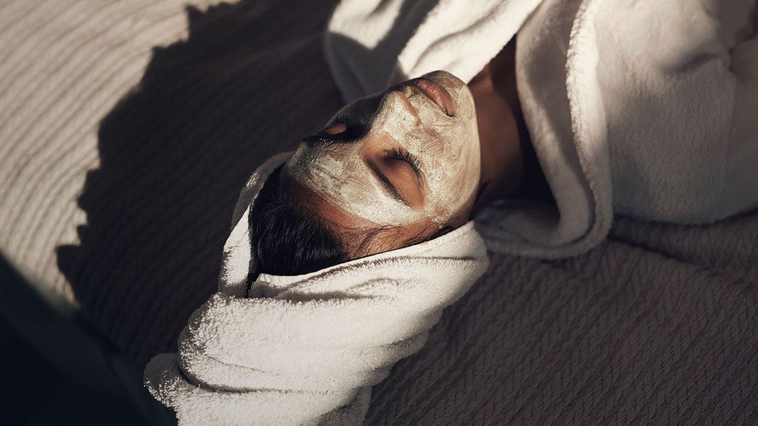 Eine Maske, die sprichwörtlich für Abkühlung sorgt! Ob kühlende Creme oder wiederverwendbare Gesichtsmaske aus Gel – hier findet ihr die Fakten zu Cryo-Masken.