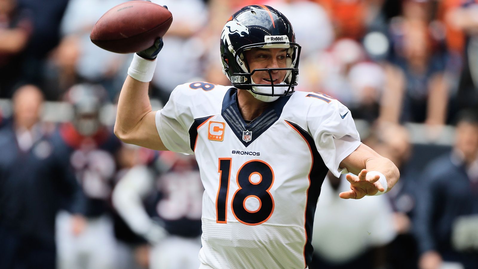 <strong>Denver Broncos: 8 Quarterbacks</strong><br>
                Peyton Manning (41), Russell Wilson (30),&nbsp;Trevor Siemian (24), Drew Lock (21), Case Keenum (16), Teddy Bridgewater (14), Brock Osweiler (11), Joe Flacco (8)
