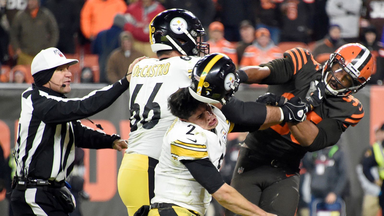 
                <strong>Verlierer: Myles Garrett</strong><br>
                Sperre auf unbestimmte Zeit und knapp 50.000 Dollar-Strafe lauteten die Auflagen für Defensive End Myles Garrett nach seiner Helm-Attacke gegen Pittsburgh Steelers Quarterback Mason Rudolph. Einem der talentiertesten Pass-Rushern der NFL brannten die Sicherungen durch. Die Attacke war symbolisch für die Saison der Cleveland Browns - enttäuschend. 
              