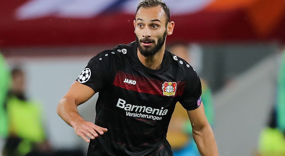 
                <strong>Ömer Toprak </strong><br>
                Neuer Verein: Borussia DortmundAlter Verein: Bayer LeverkusenAblösesumme: 12 Millionen Euro
              