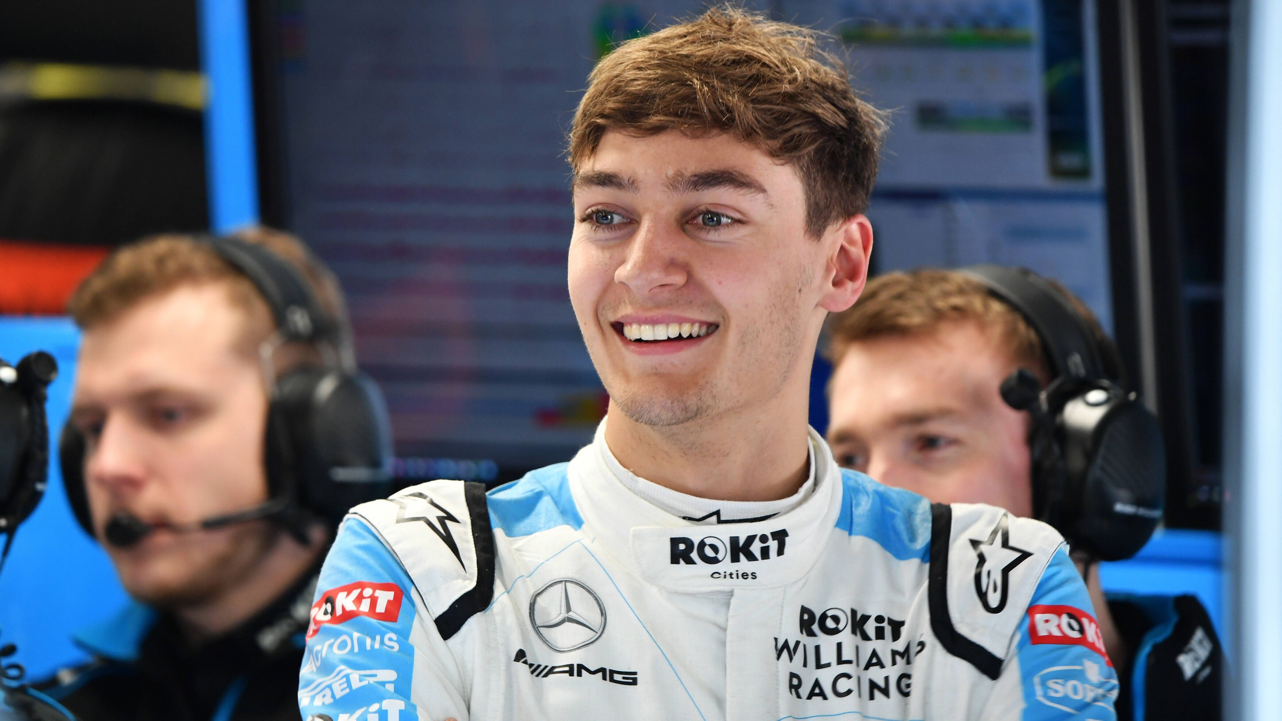 
                <strong>George Russell (Williams)</strong><br>
                Bringt man Giovinazzi ins Spiel, sollte auch George Russell nicht vergessen werden. Seit der Saison 2019 fährt der 22-Jährige für Williams. In den Nachwuchsserien hatte er zuvor richtig aufgedreht. In den Jahren 2017 und 2018 gewann er die GP3- und Formel-2-Meisterschaft. In der Formel 1 blieb er in seiner Debüt-Saison allerdings noch ohne Zähler. Auch für ihn dürfte der Schritt wohl noch zu groß sein.
              