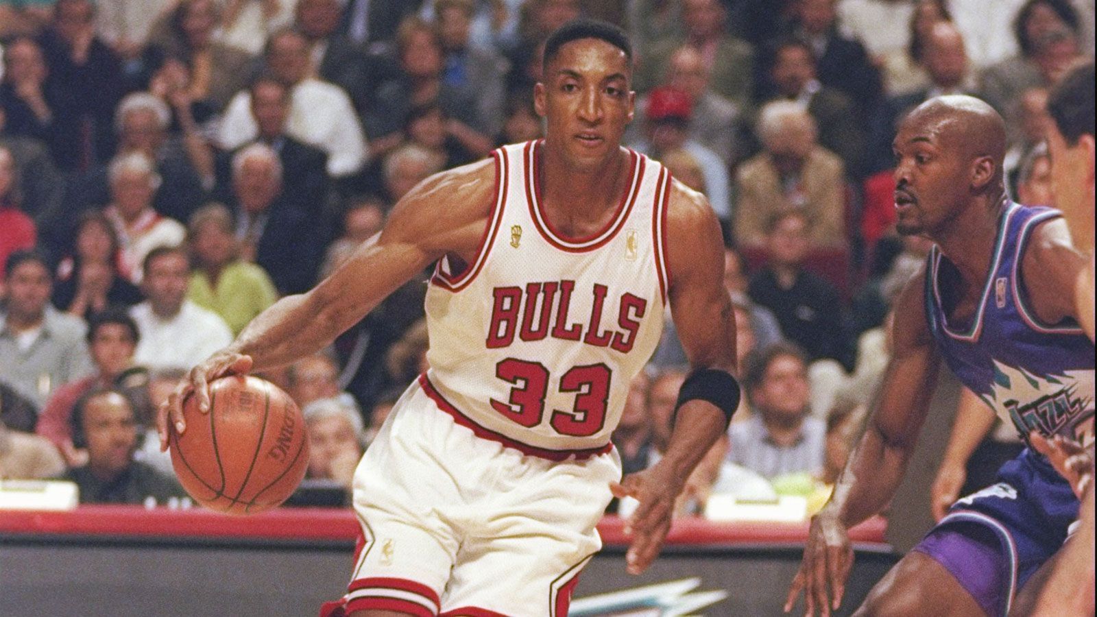 
                <strong>Platz 7: Scottie Pippen</strong><br>
                In der NBA aktiv für: Chicago Bulls, Houston Rockets, Portland Trail BlazersPlayoff-Siege: 136Absolvierte Playoff-Spiele: 208Playoff-Siege in %: 65,38
              