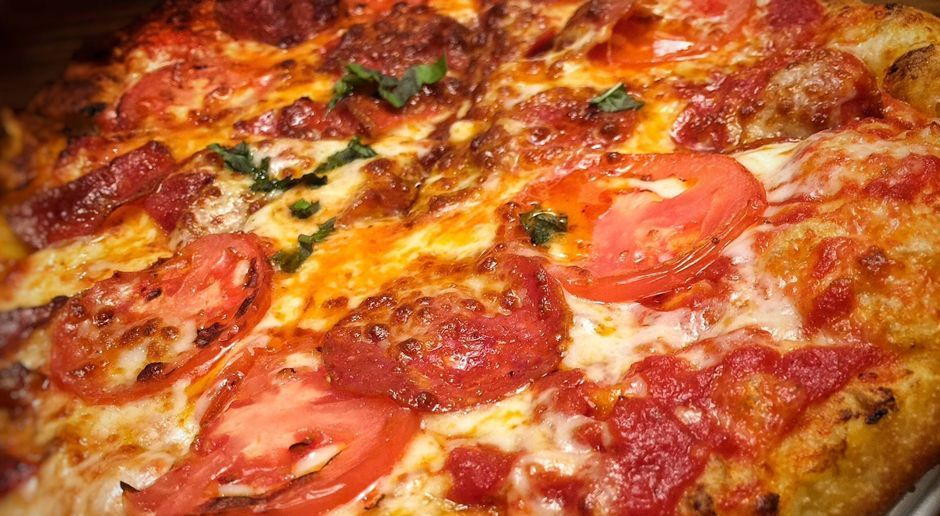 
                <strong>Pizza-Wette</strong><br>
                Wie viele Pizzen wird die Kette "Dominos" am Super Bowl Sunday verkaufen?Mehr als 11,5 Millionen: 1,71Weniger als 11,5 Millionen: 2,00
              