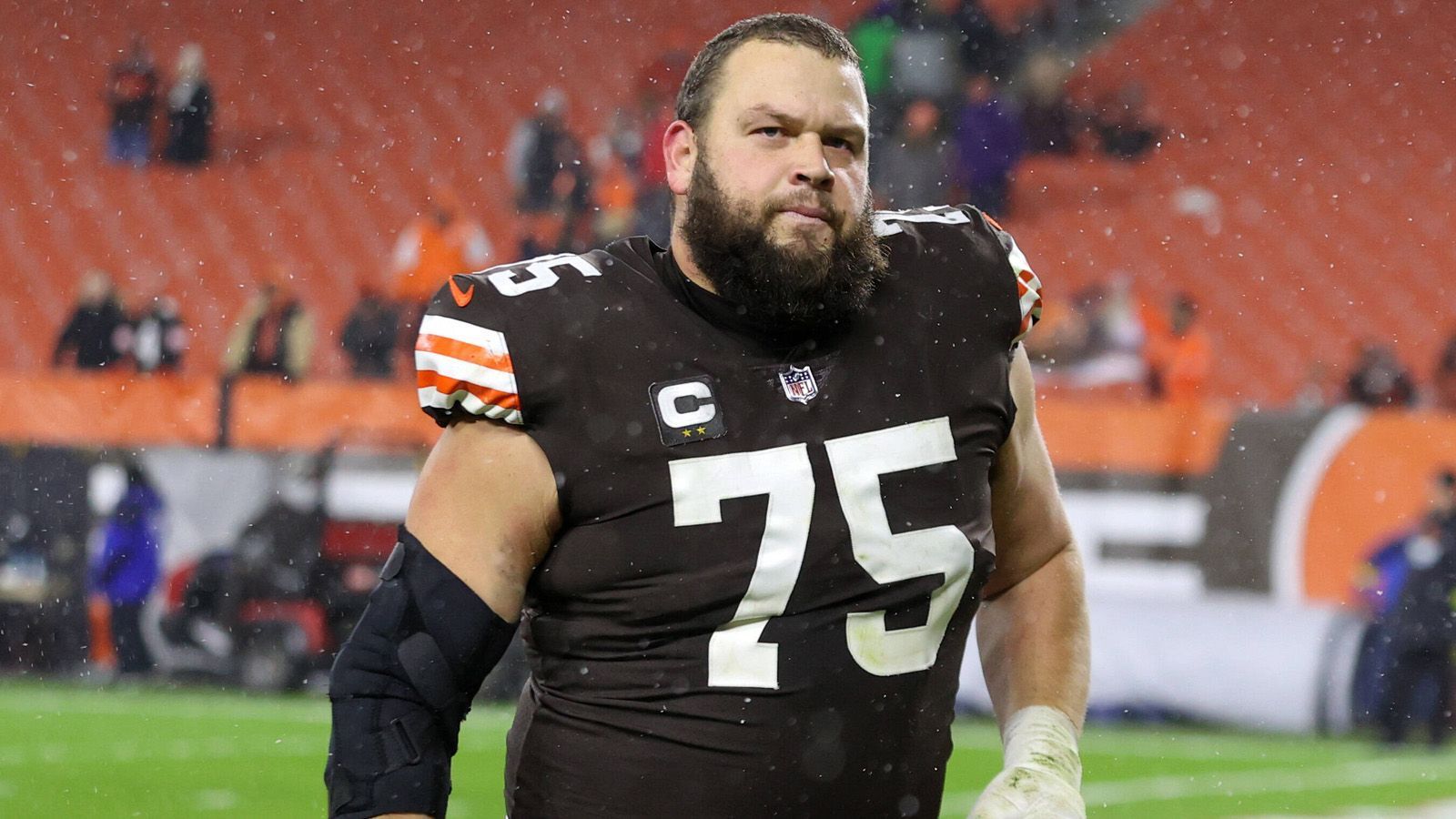 
                <strong>Joel Bitonio</strong><br>
                Position: Left GuardTeam: Cleveland Browns
              