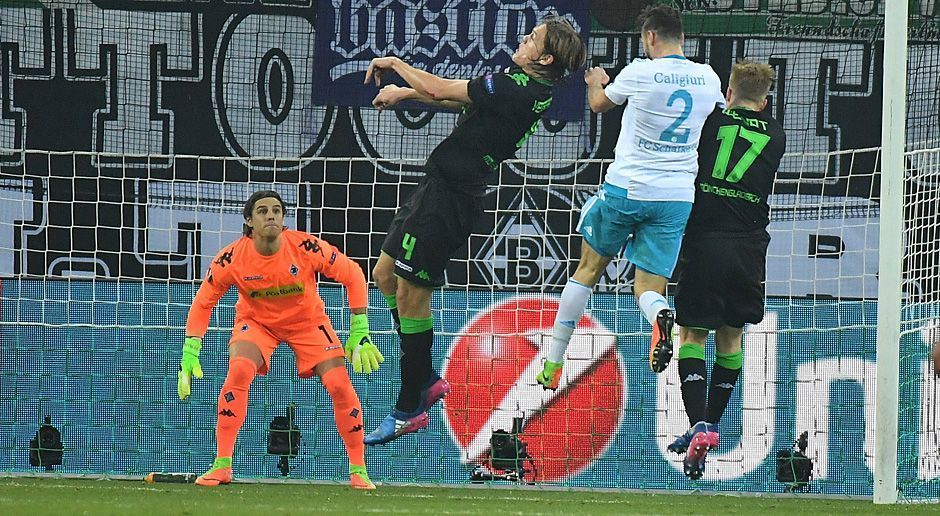 
                <strong>Yann Sommer (Borussia Mönchengladbach)</strong><br>
                Yann Sommer: Nach einer halben Stunde das erste Mal gefordert - und sofort da. Sommer hält Goretzkas Schuss aus acht Metern klasse. Auch beim Rauslaufen ist der Schweizer sehr aufmerksam. Dazu pflückt er sich bei Schalker Flanken ein ums andere Mal den Ball aus der Luft. Bei Schalkes Anschlusstreffer sieht Sommer zwar unglücklich aus, doch den Torwart trifft keine Schuld: Eine Unebenheit im Rasen macht Goretzkas Gewaltschuss unhaltbar. Werden die Distanzschüsse nicht gerade vom Platz abgefälscht, hat sie Sommer alle.  ran-Note: 2
              