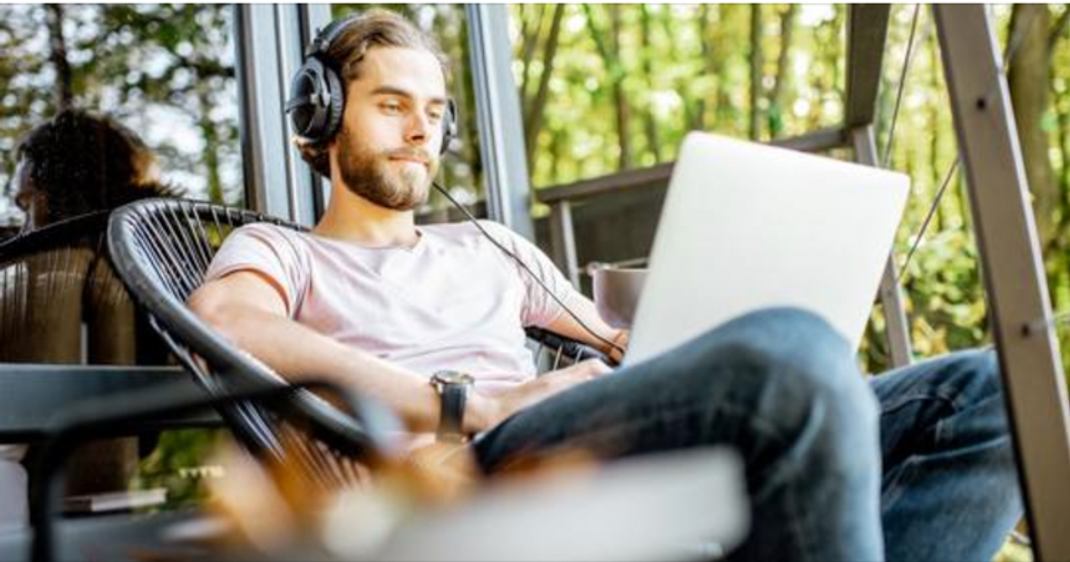 Klimakiller Internet? Tipps für grüneres Surfen, Streamen und Home Office