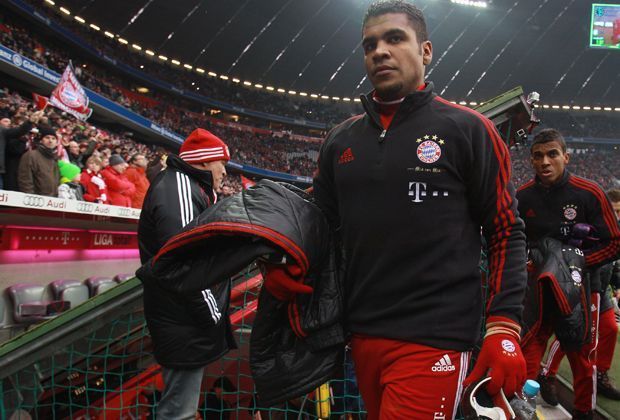 
                <strong>Breno</strong><br>
                Breno wurde im Juli 2012 wegen Brandstiftung inhaftiert, am 18. Dezember ist seine Entlassung geplant. Seine Fußballkarriere schien schon zu Ende, doch jetzt hat der Abwehrspieler ein Angebot von seinem Jugendverein FC Sao Paulo erhalten.
              