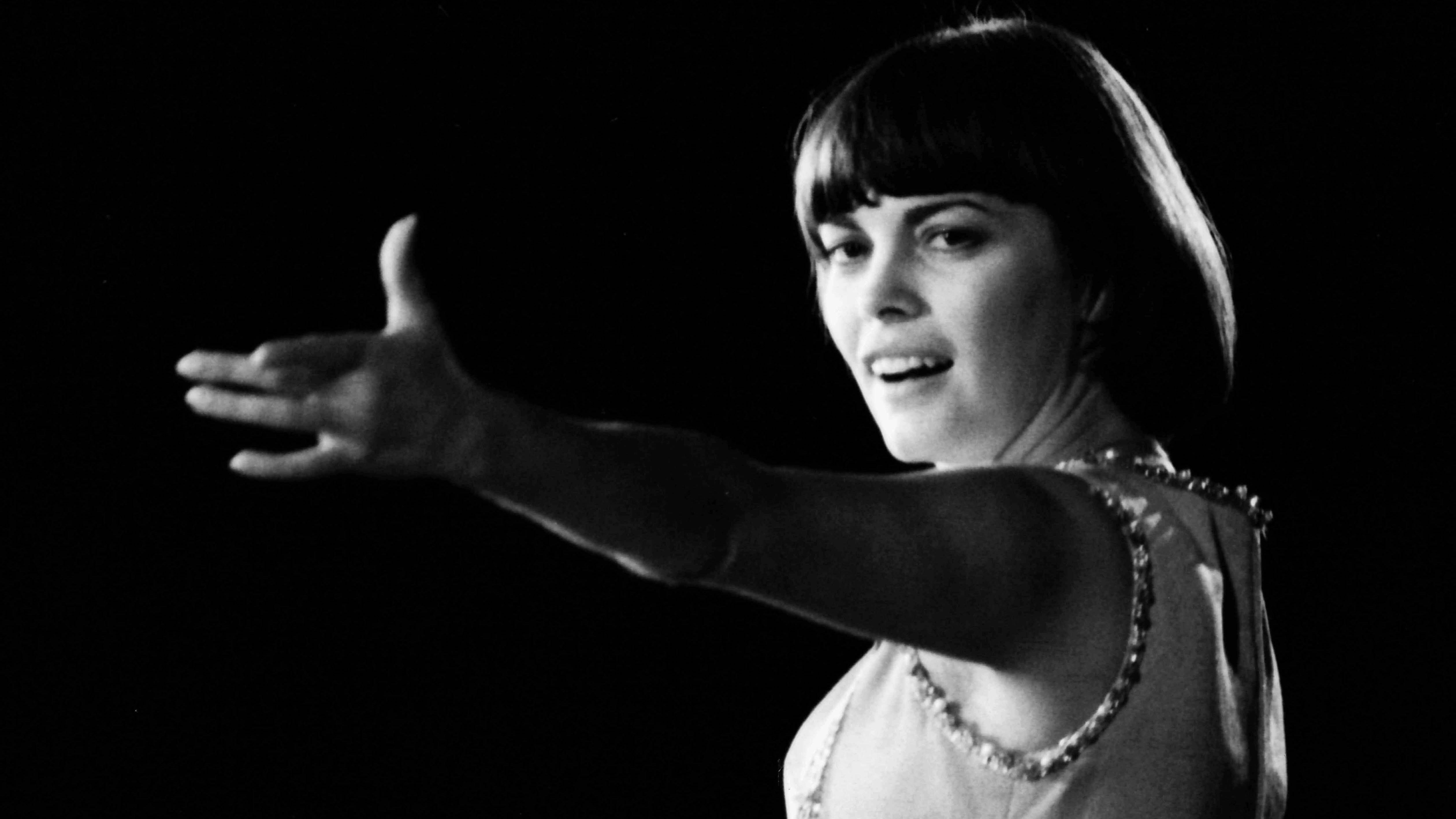 <strong>Chartstürmer</strong><br>Die Charts der 70er Jahre sind aus heutiger Sicht – speziell. Die Nummer-1-Hits in Deutschland lieferten ABBA, Mireille Mathieu (im Bild), Nazareth, aber auch The Sweet, Vicky Leandros oder Michael Holm. Mit Hits wie Waterloo, Theo wir fahr’n nach Lodz oder Tränen lügen nicht. Speziell halt.